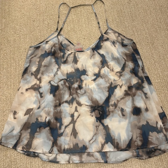 Going out top. Cami multi color - Picture 3 of 3